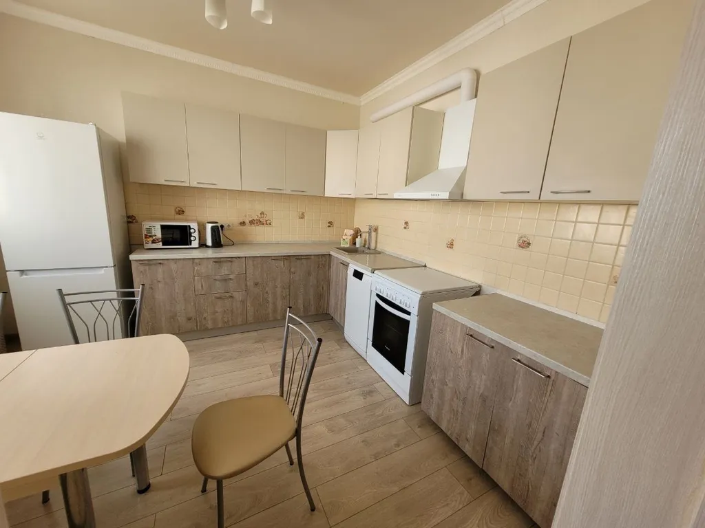 Большая трешка рядом с крокус экспо