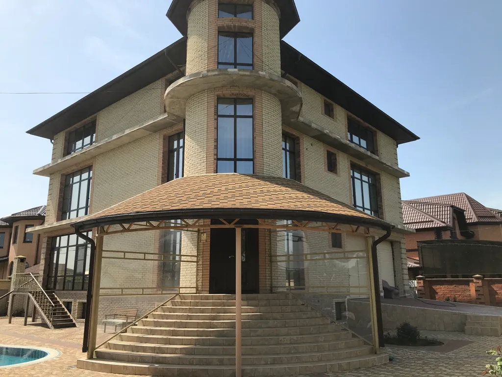 Вилла Казачка с теплым уличным бассейном