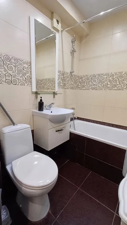 Простая 2-х комнатная квартира, до центра 10 минут