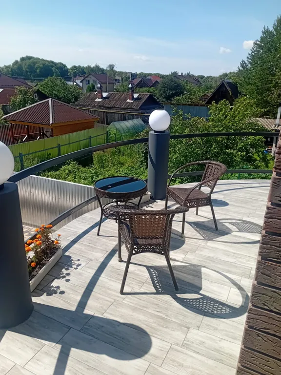 Уютный дом на берегу реки Трубеж