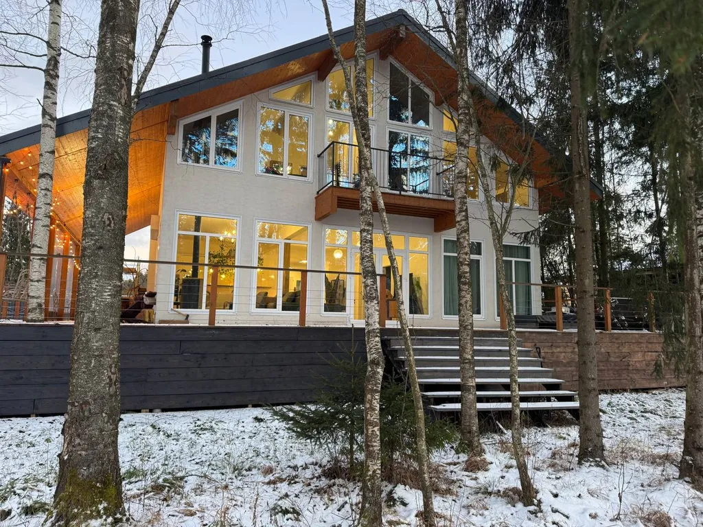 Уютный дизайнерский дом с сауной у самого леса