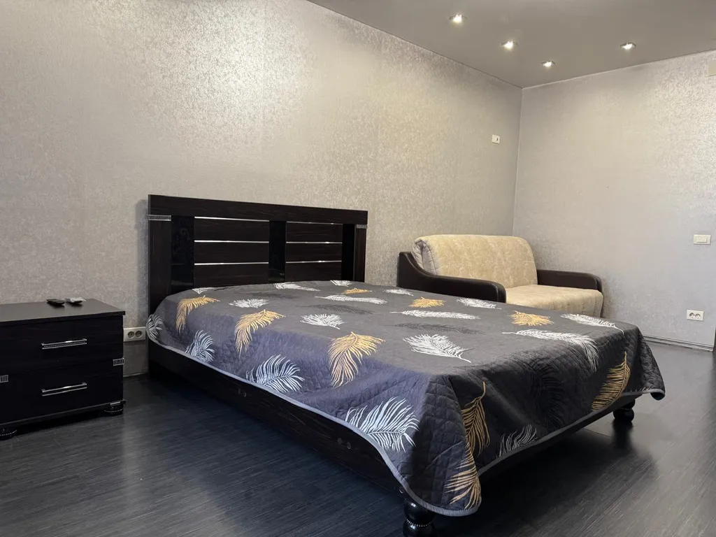 Квартира в центре города, напротив ЖД вокзала, рядом Цирк