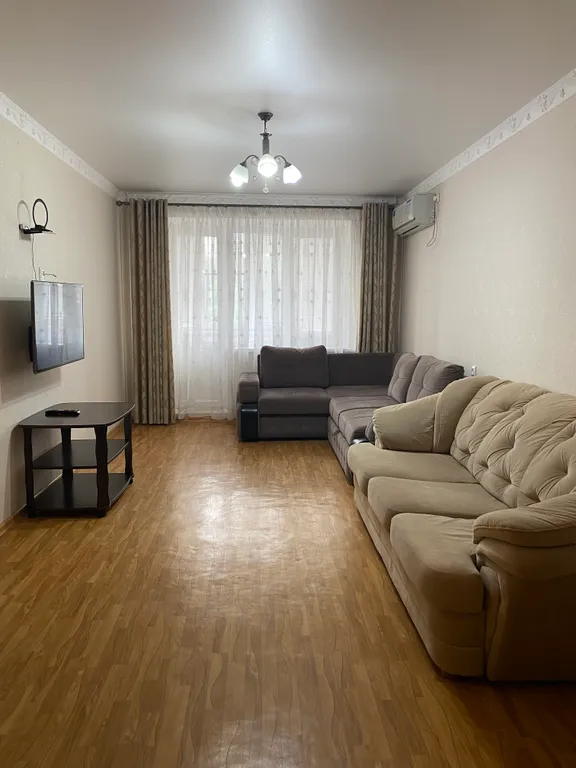 Квартира 3-комнатная Квартира — Элиста