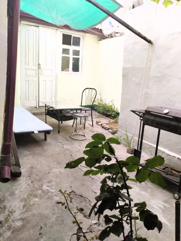 Домик в центре рядом с морем