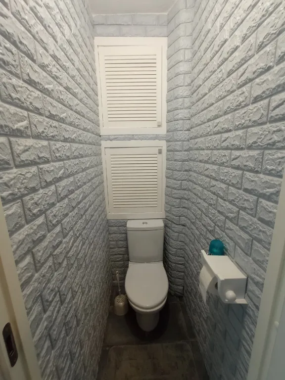 Уютная светлая комната рядом с морем