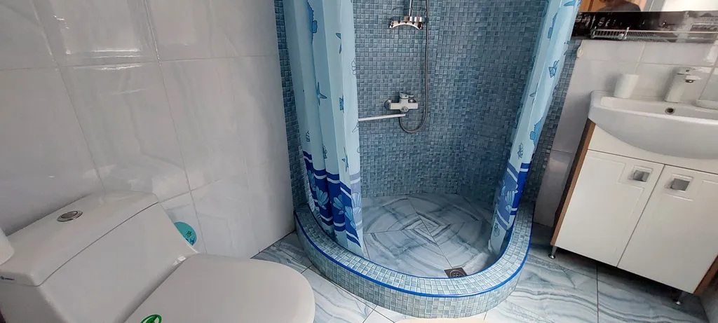 Отдельный этаж, в частном секторе