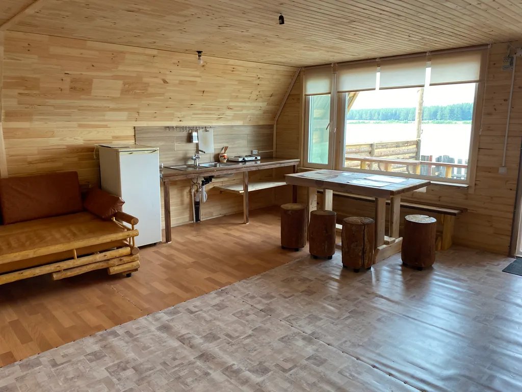 Дом в Тирляне на берегу озера