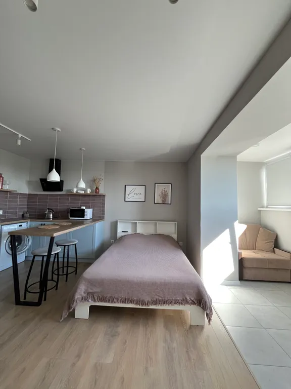 Уютная квартира с дизайнерским ремонтом возле ТЦ Мадагаскар