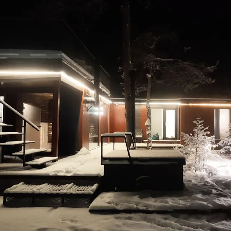 Домик в Соснах с баней и горячими ваннами Cube с баней