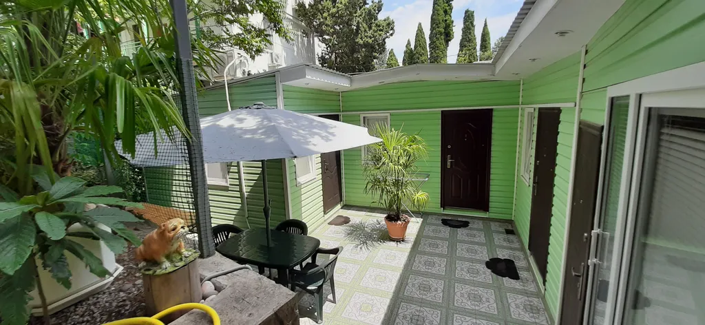 Коттедж Трёхкомнатный дом с двориком — аренда посуточно в Симеиз