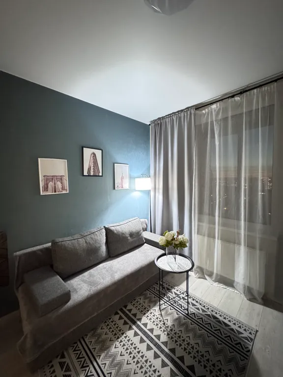 Уютная евродвухкомнатная квартира у Планеты