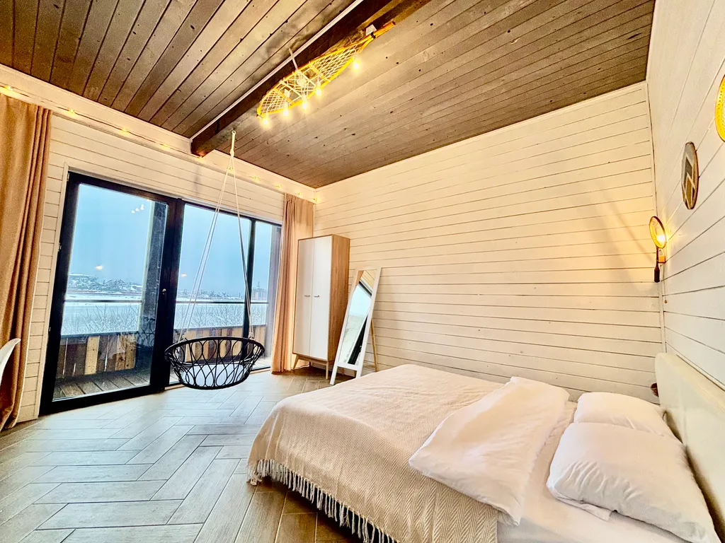 Квартира с видом на озеро и горы