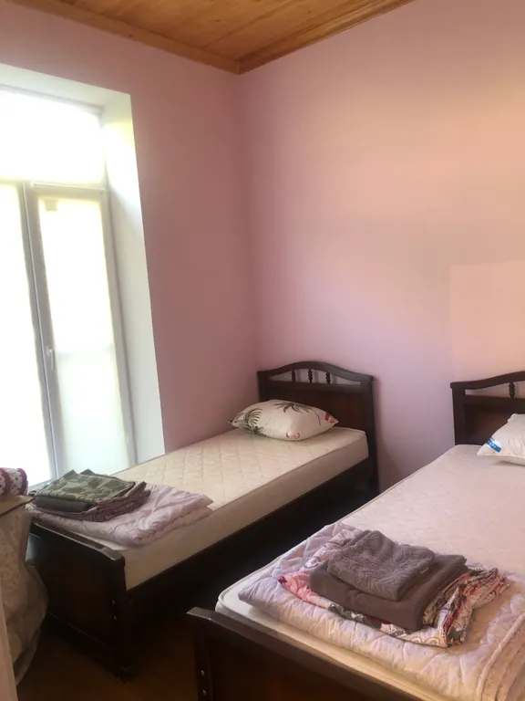 Дом в горах, около леса