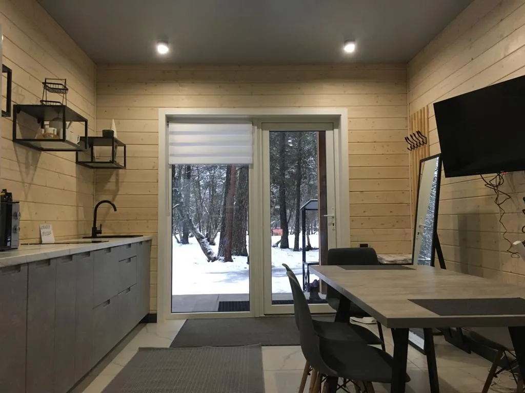 Коттедж в лесной зоне с тремя спальнями