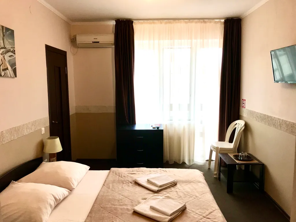 Квартира Комната с двухспальной кроватью — Анапа