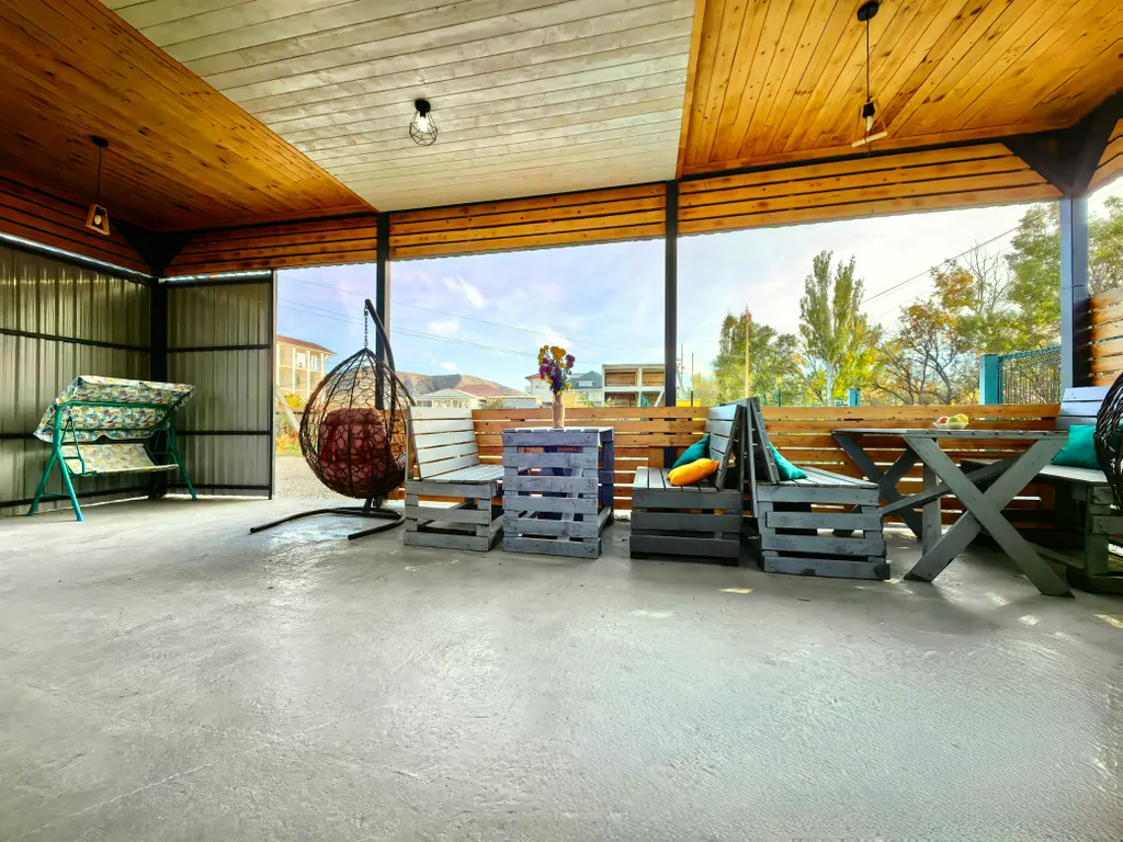 Квартира Двухкомнатная квартира, индивидуальное отопление, парковка, кухня — Судак