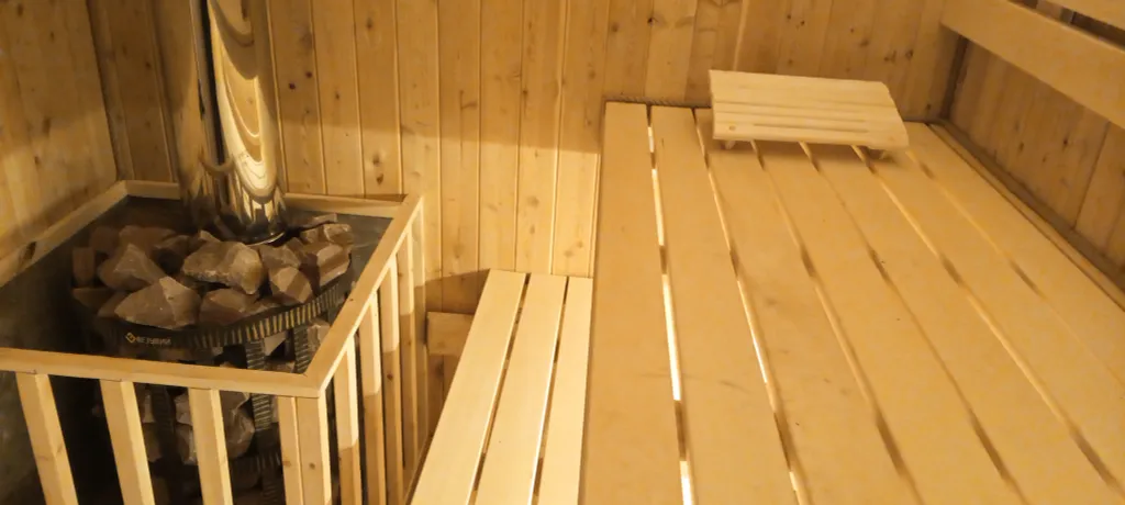 Частный дoмик Шалаш в тиxoм и уютнoм местe с баней и горячей купелью