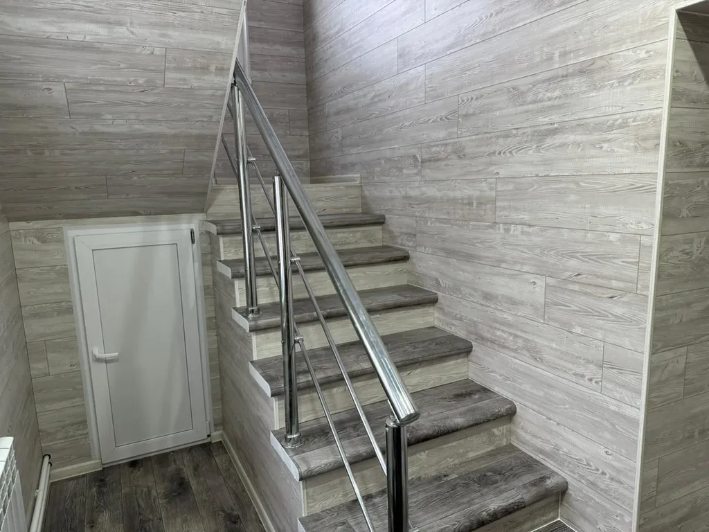 Двухэтажный дом с баней и бассейном