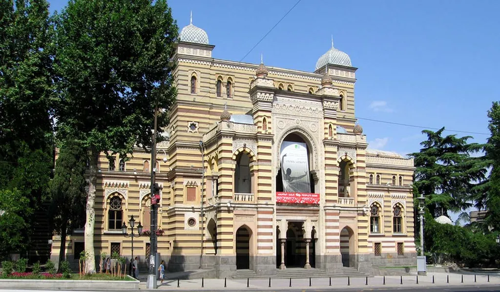 4-комнатная Квартира