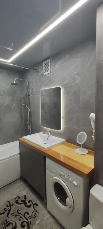 Новая студия с двумя разделенными большими спальными местами