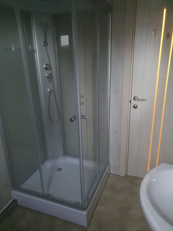 Благоустроенный дом на берегу реки