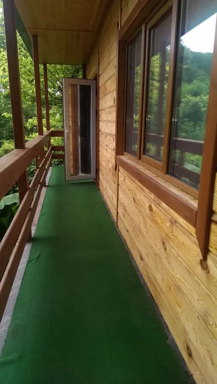 Домик с видом на горы