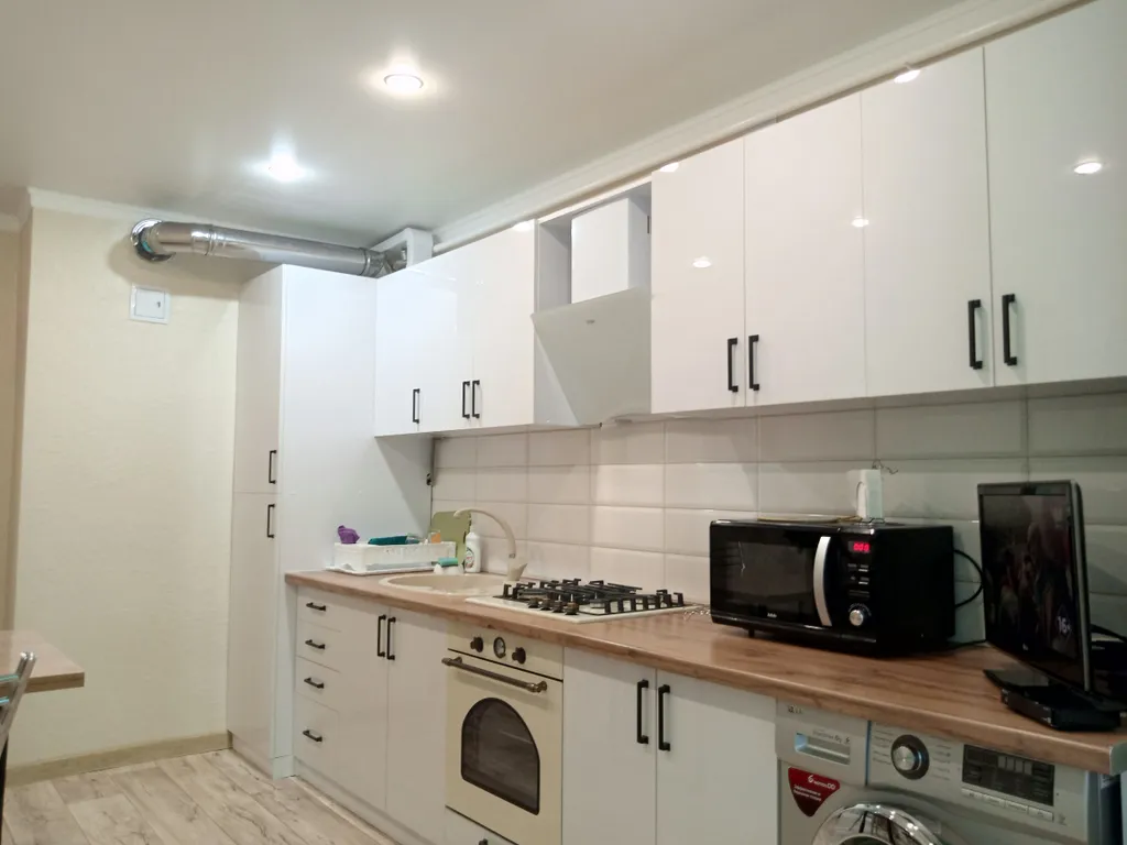 Двухкомнатная квартира с удачной парковкой около трассы Р-217 Кавказ