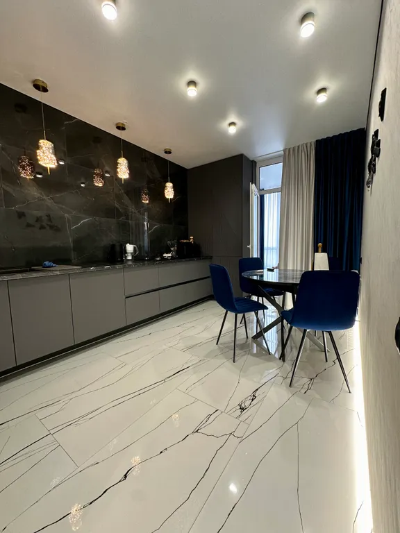 Апартаменты рядом со сквером