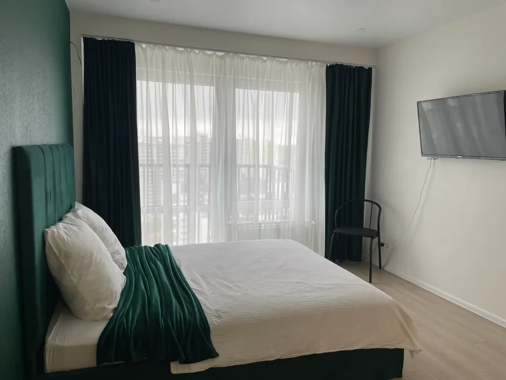 Красивая и уютная студия с видом на закат