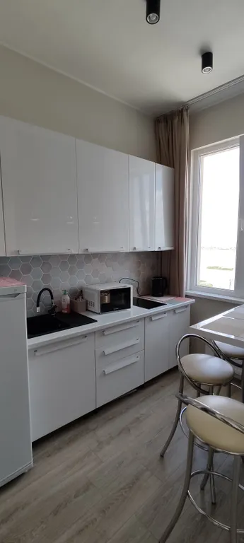 Квартира с балконом у моря