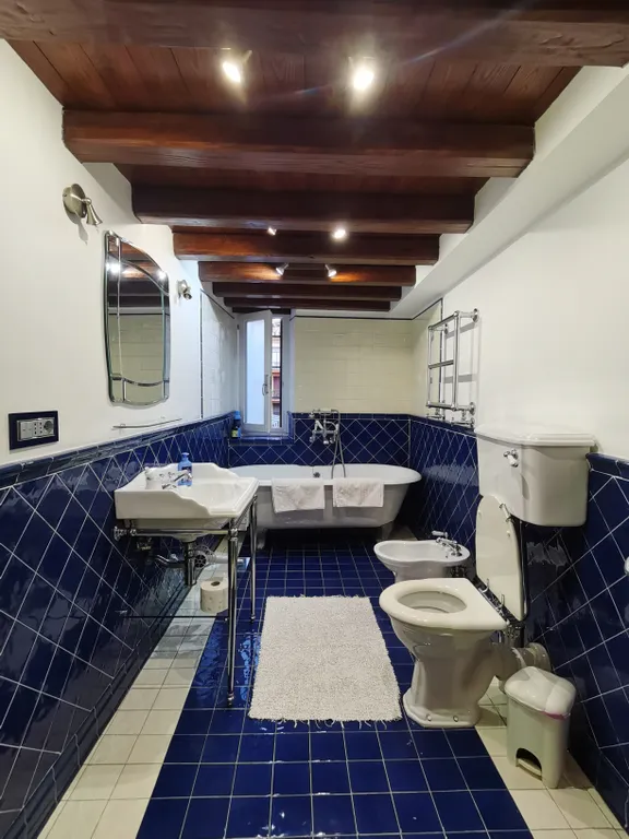 Комната с личной ванной в центре около Ватикана и площади Дель Пополо