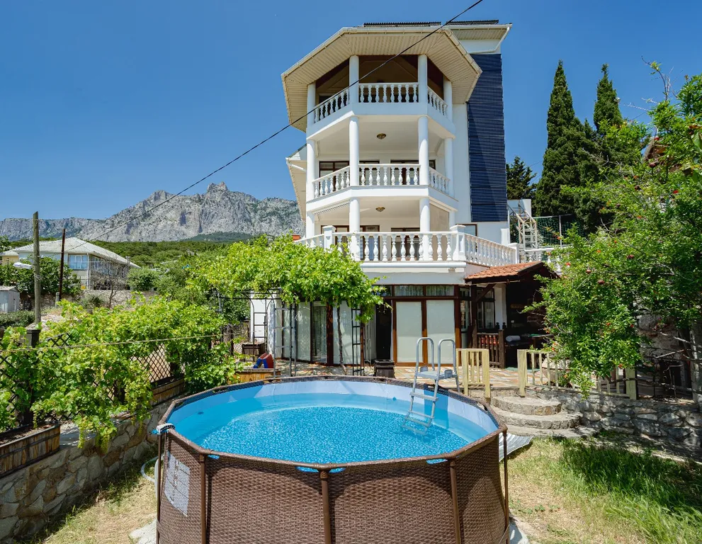 Коттедж Красивый дом Азазель с сауной и с видом на море и горы — аренда посуточно в Кореиз