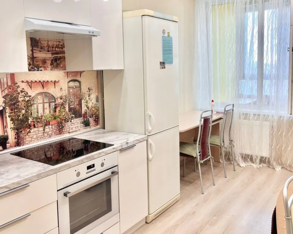 Евродвушка Апарт Гулливер с лоджией в центре