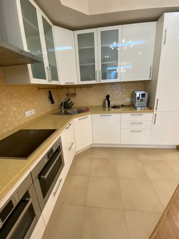 Просторный апартамент в Золотом Треугольнике Сочи