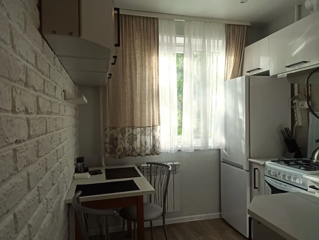 Современная квартира в 10 минутах от озера