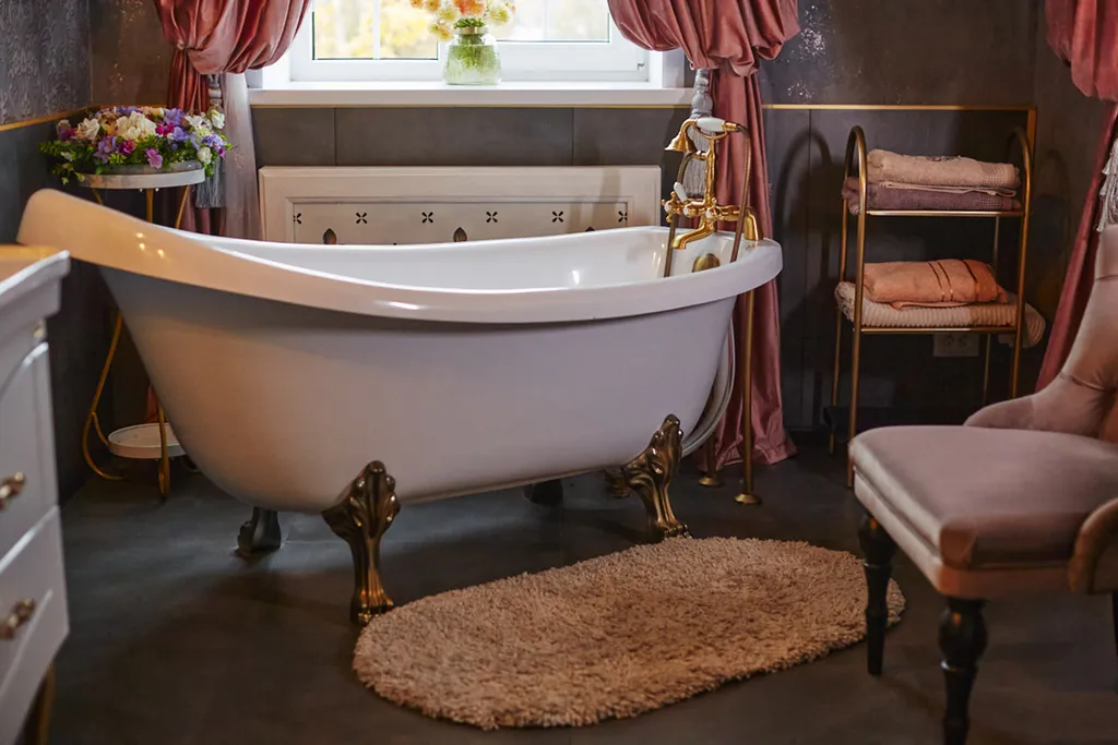 Уютный светлый дом в окружении природы