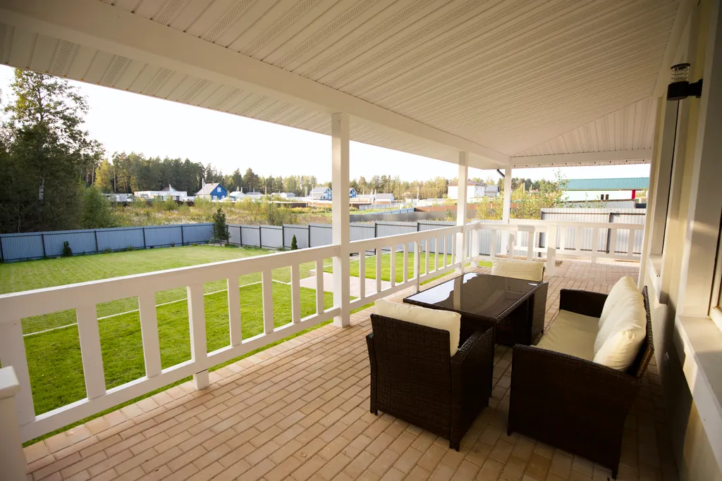 Уютный дом у леса