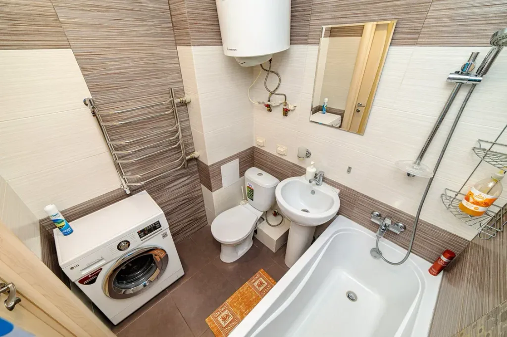 Тихий двор в центре города, своя парковка