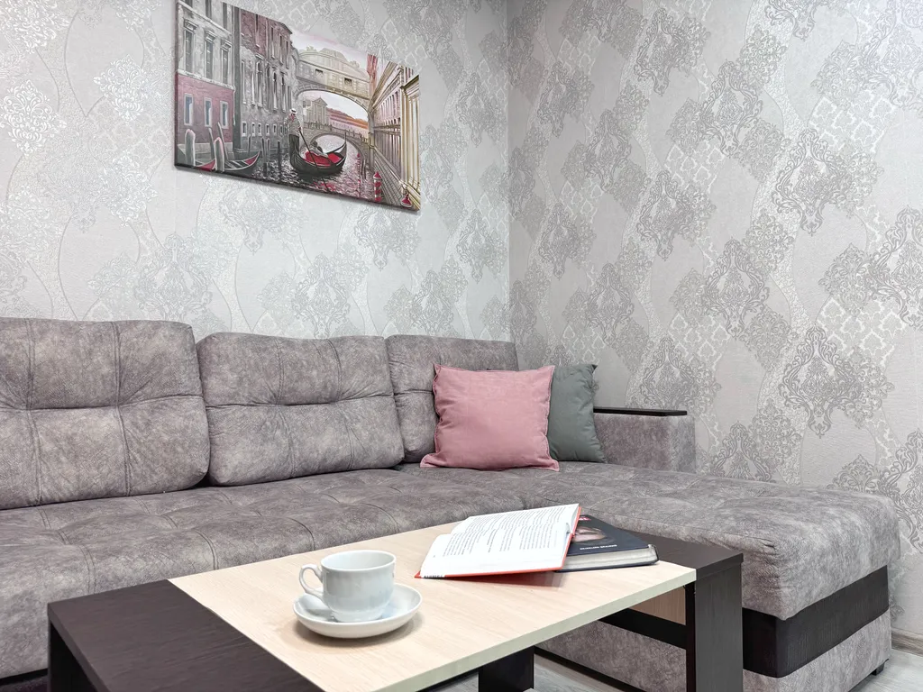 Уютная 2-комнатная квартира в новом доме в районе Театральной площади