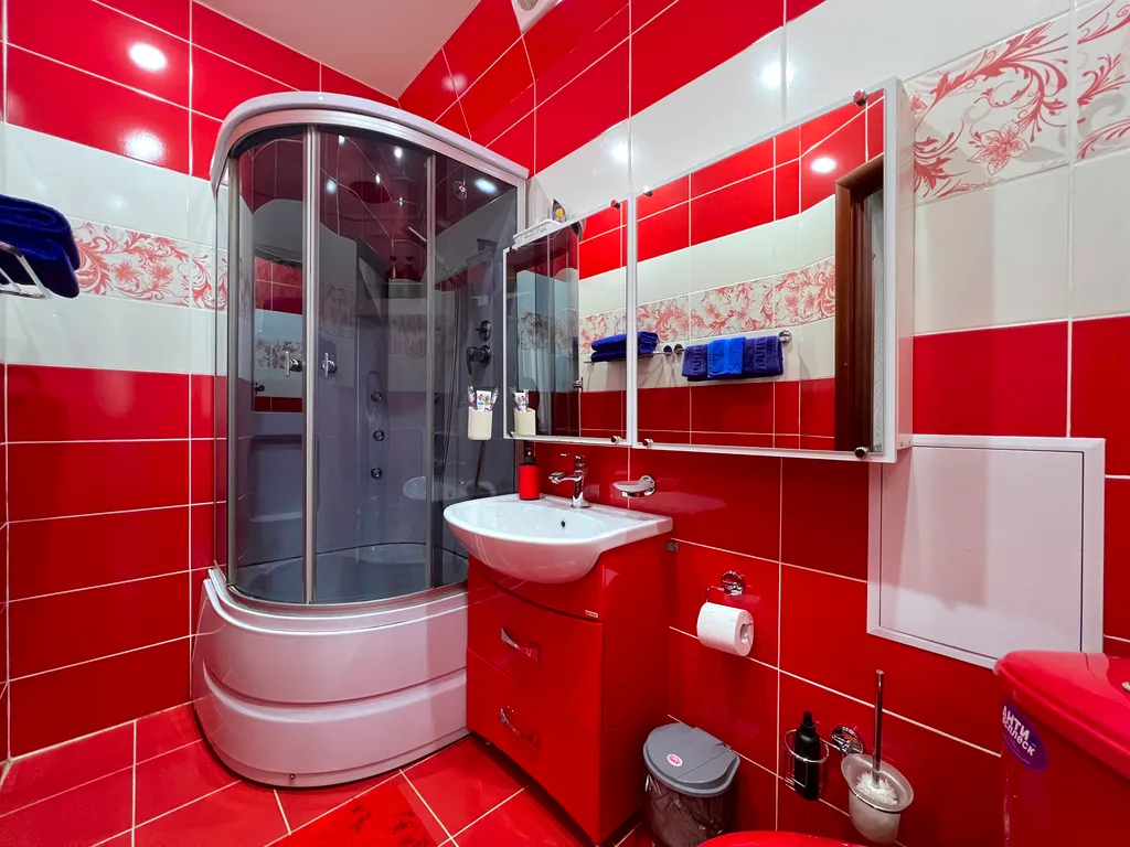 Студия люкс в центре Ангарска, Район Площадь, Администрация города