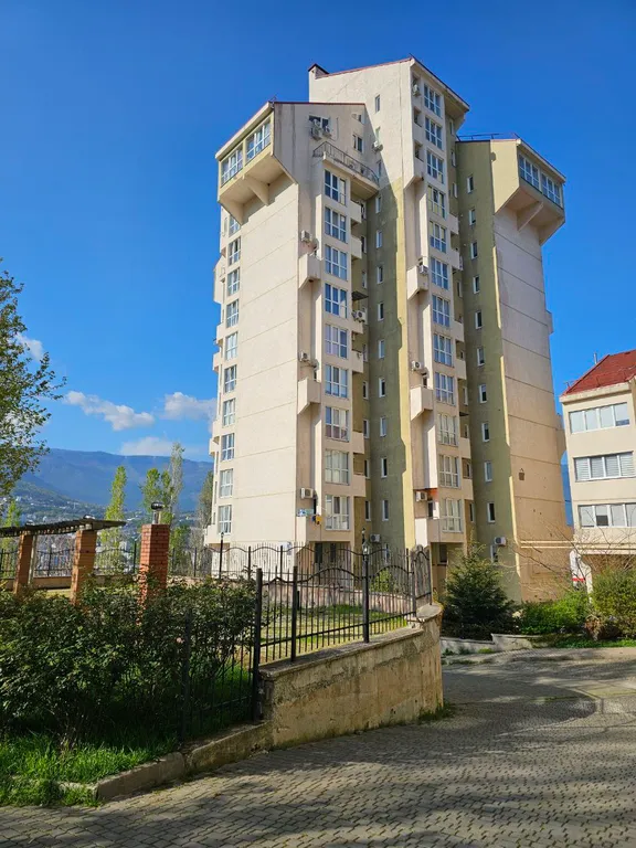 Квартира Панорамная квартира с видом на море, горы, Ялту + паркинг. — Ялта