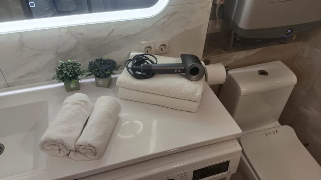 Квартира Трехкомнатная квартира с бассейном и потрясающим видом на море — Сириус