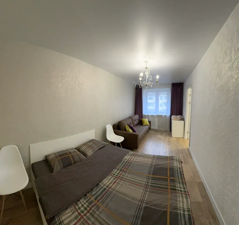 Новая трехкомнатная квартира в самом центре с видом на площадь Победы