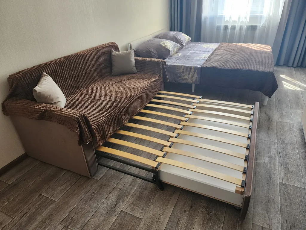 Уютная однокомнатная квартира с видом на озеро рядом с вокзалом