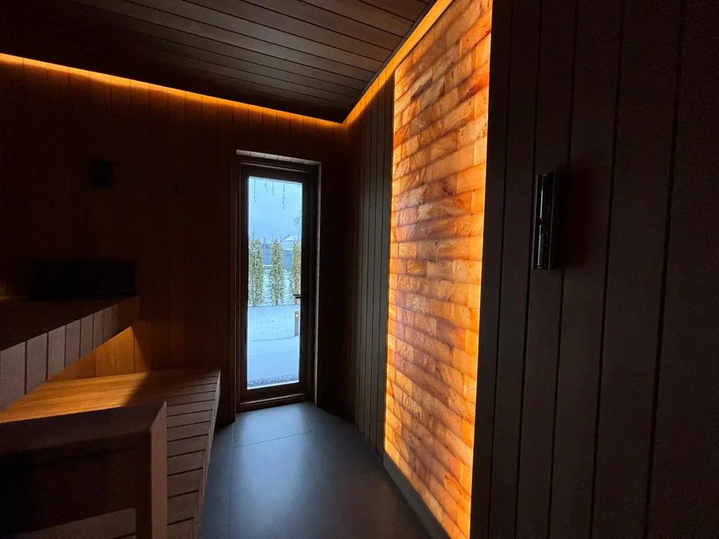 Стильный дом с чаном и сауной