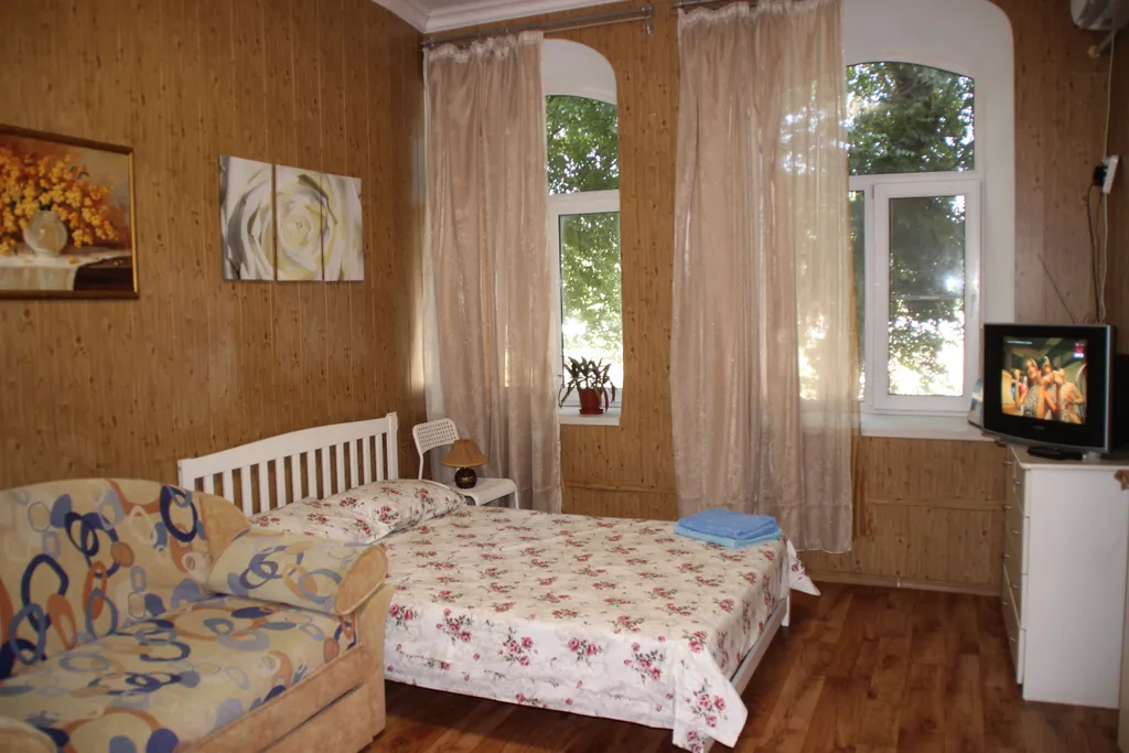 Квартира в Купеческом доме с видом на Красную набережную