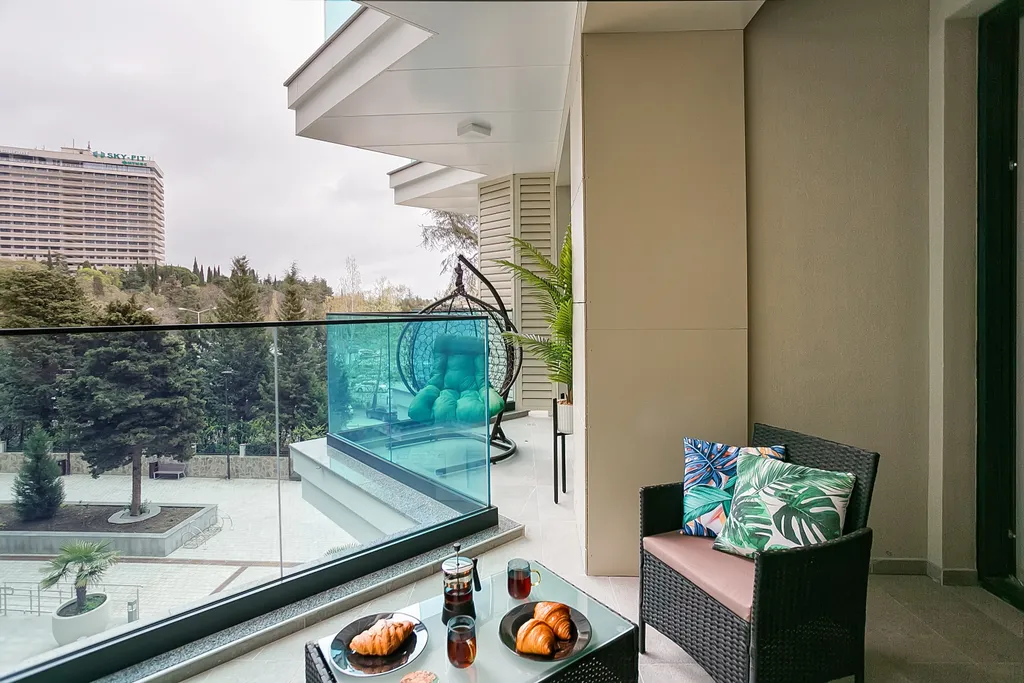 Апартамент Тропики с балконом и террасой у самого моря