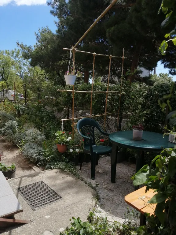 Квартира-студия напротив Мисхорского парка c двориком