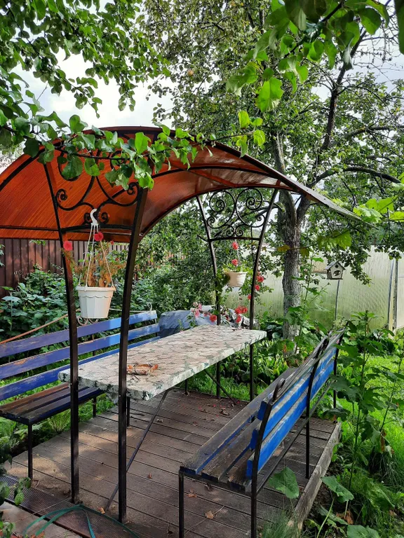 Часть дома рядом с озером