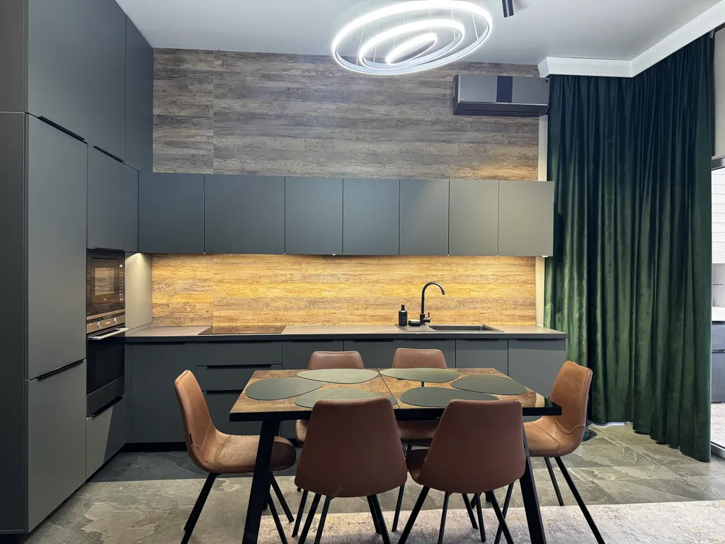 Дом в тихом месте, со своим минипляжем